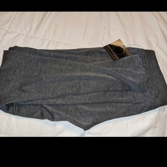 Women's Ponte Leggings - Picture 5 of 5